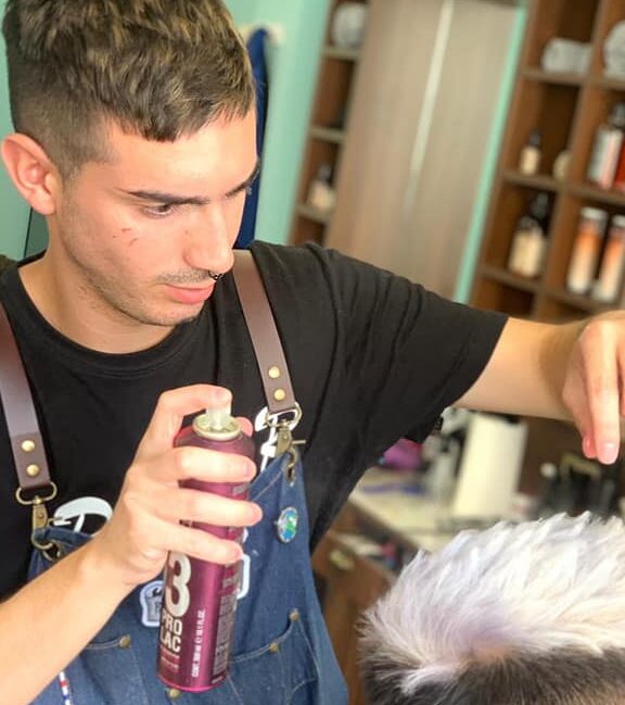 Historia Ropero Barber Shop: El inicio - escena 2