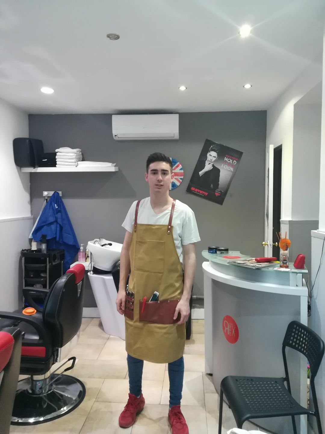 Historia Ropero Barber Shop: El inicio - escena 1